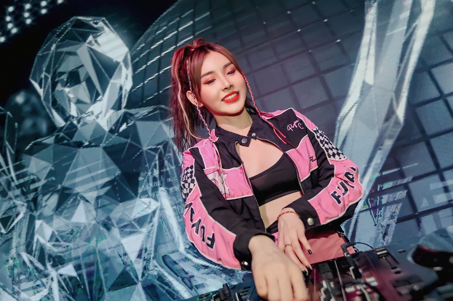 DJ Tina 23