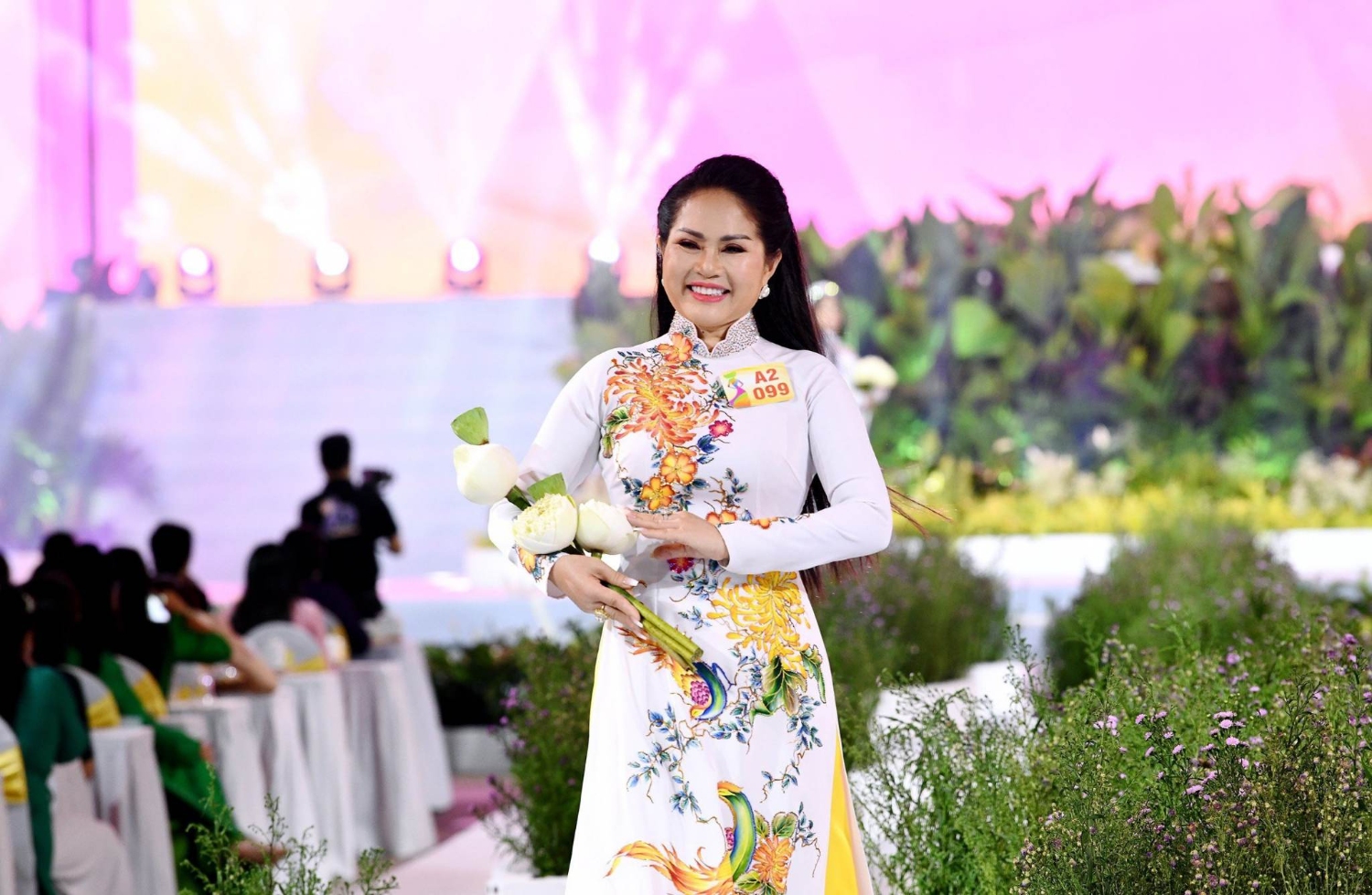 Hoang Thi Khuyen 14