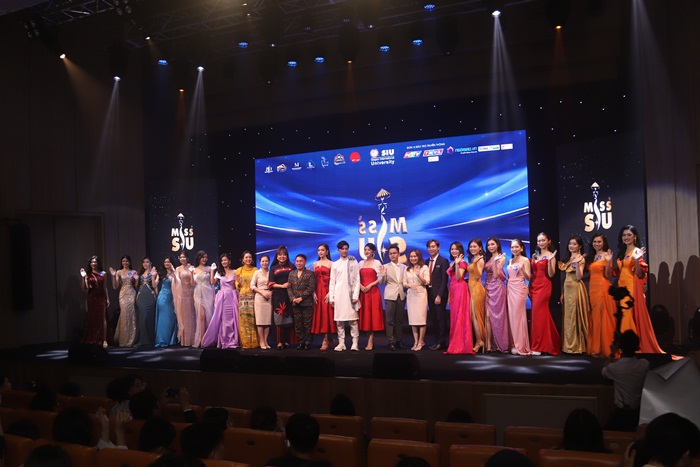Miss Siu 10