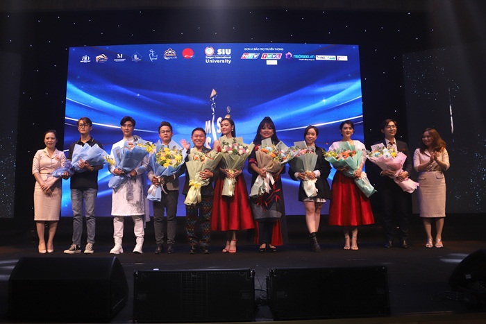 Miss Siu 12