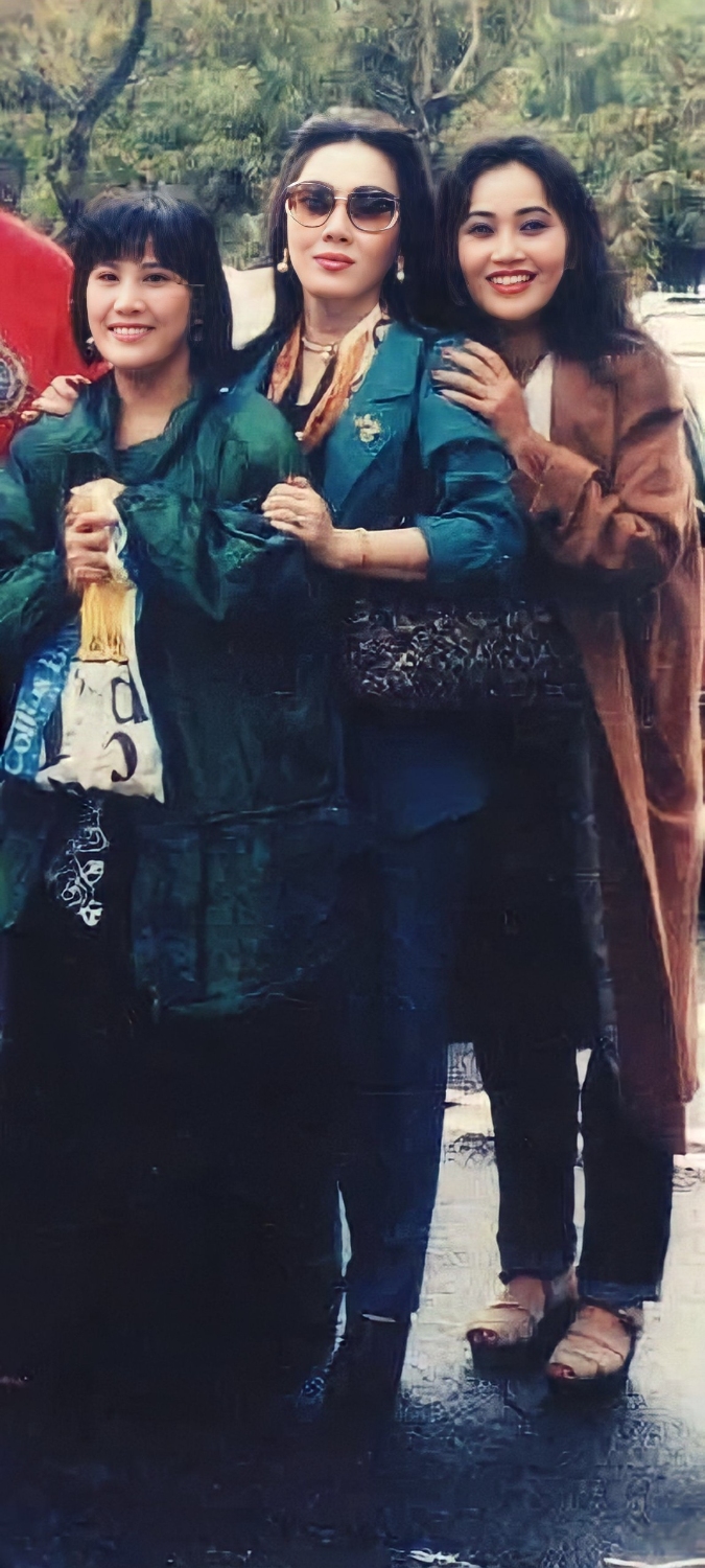 BÀ KIM ANH VỚI TÀI LINH + THANH HẰNG (1)