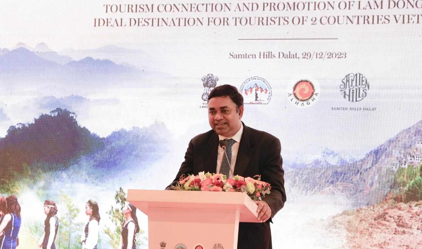 Tổng lãnh sự Ấn Độ tại TP.HCM Madan Mohan Sethi phát biểu tại sự kiện