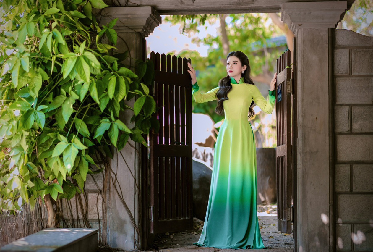 Ca sĩ Selena Chan