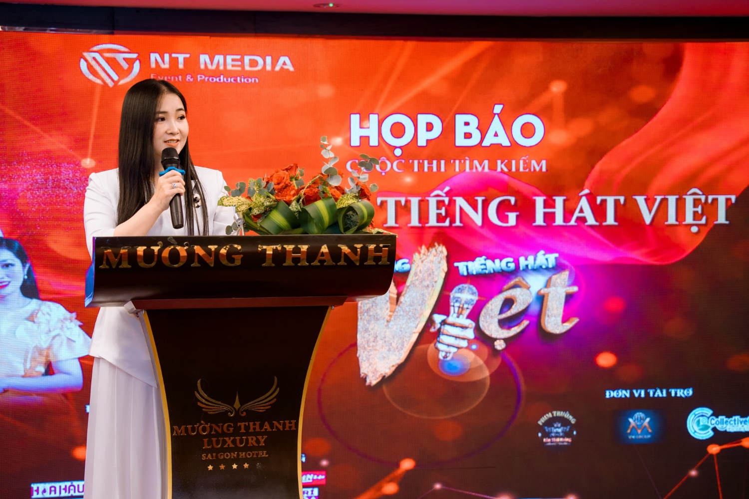 Trưởng Ban tổ chức, Chủ Tịch HĐQT Công ty Cổ Phần CNSK Collective Care - Tina Trần phát biểu trong buổi họp báo