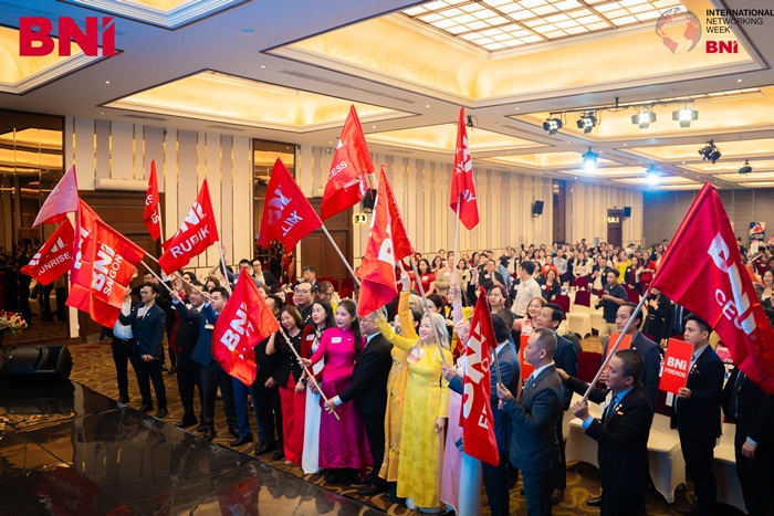 Lễ rước cờ của 12 Chapter