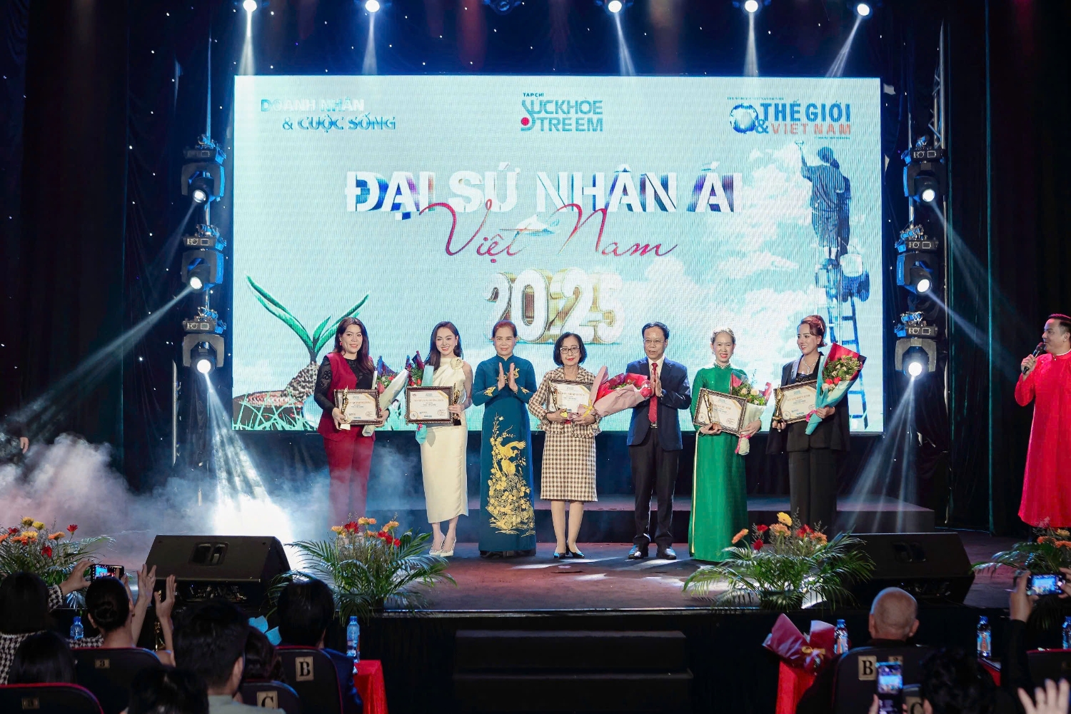 Trang Nemo nhan giai Trai tim vang 2024