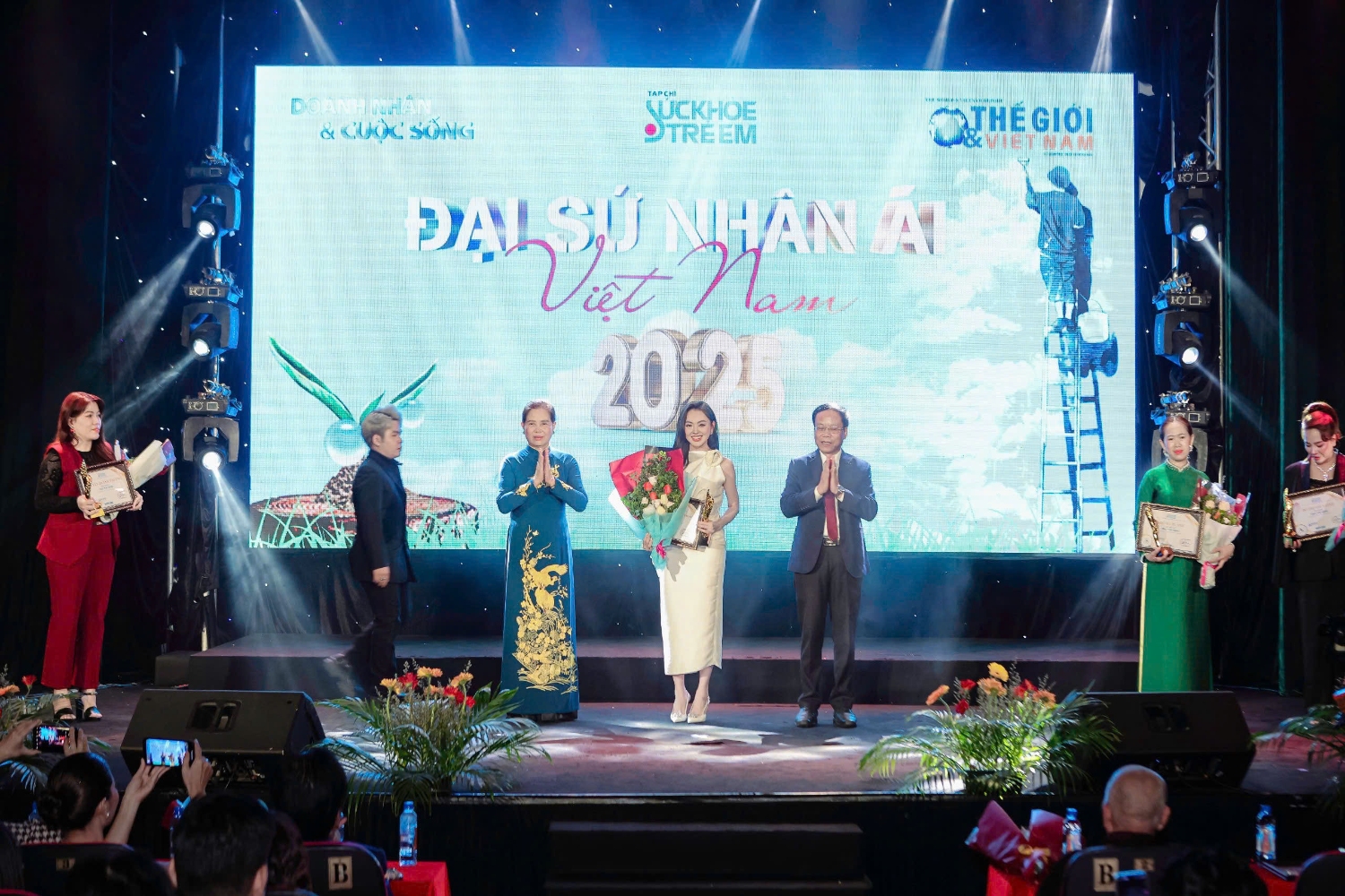 Trái Tim Vàng 2024 ghi nhận tấm lòng thiện tâm của Trang Nemo