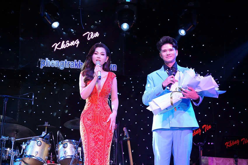 CS Ha Ngoc Nhung 30
