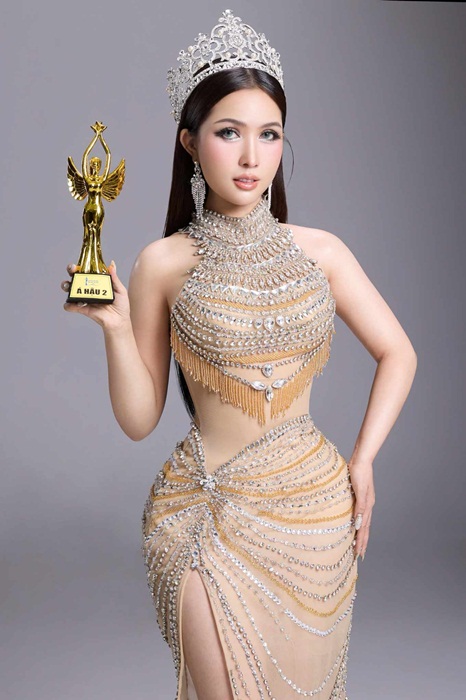 Linh Tay 3