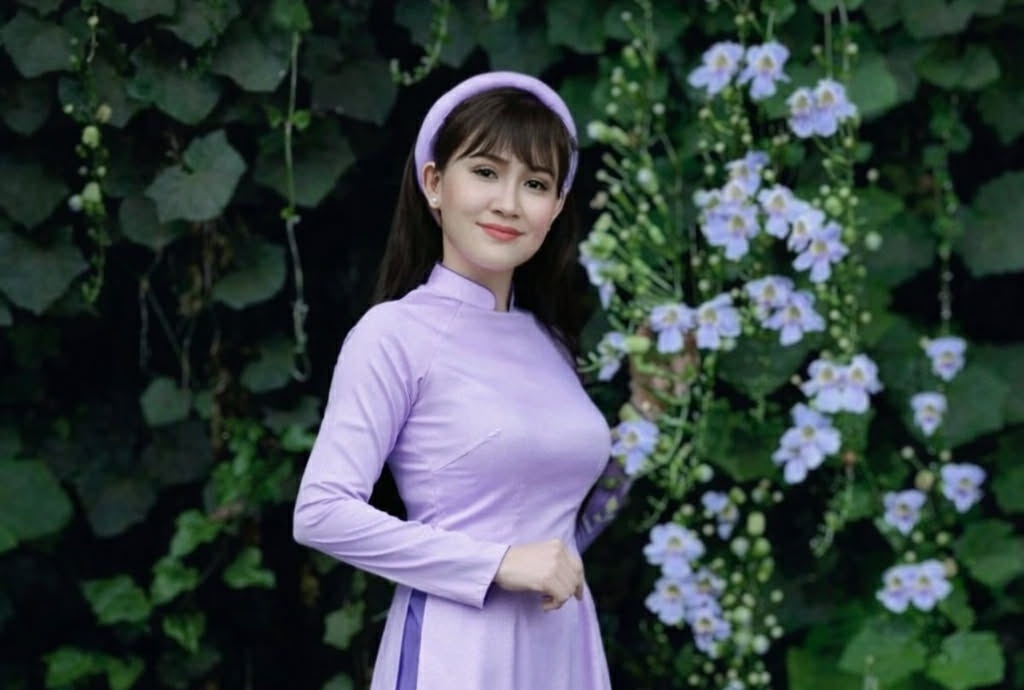 Hoa hậu - ca sĩ Bella Phuong Pham