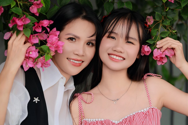 Cô giáo Trúc Thy định hướng cho học trò Sophia Bảo Quyên trở thành người truyền cảm hứng học Tiếng Anh