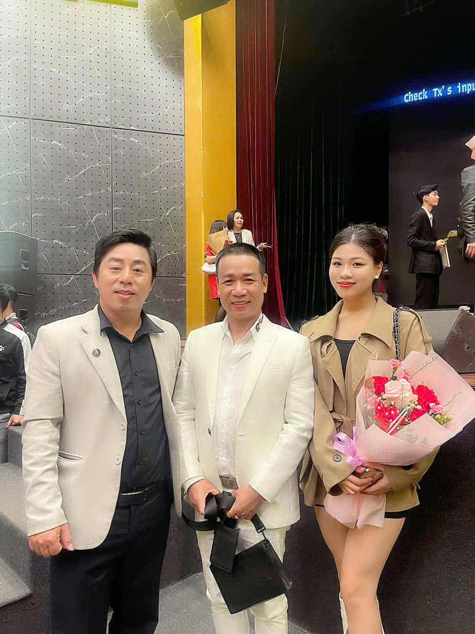 Messenger creation B4B0A861 93AD 4FE3 8B7B 6DFFBC13DE11